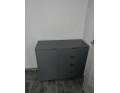 Komoda Doros Ron 1 1 dveře 4 zásuvky Grafit 80 × 38 × 81 (41516006)